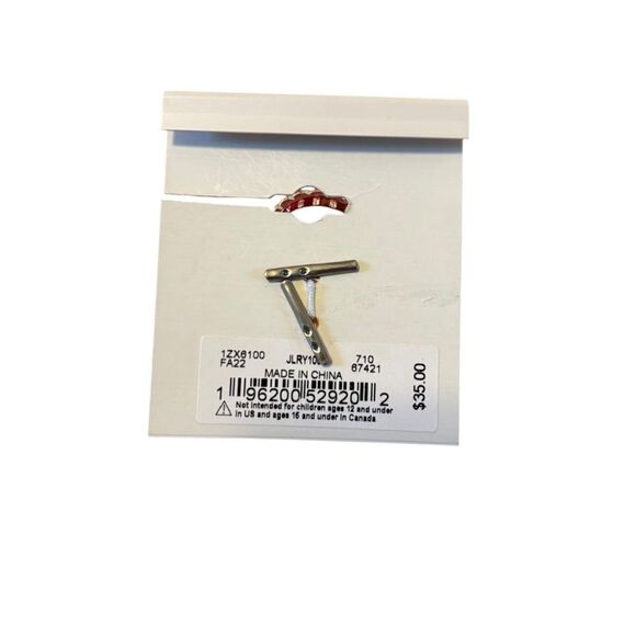 Two Tone Jeweled Ring Stack Set. 4 Rings in total. 3 in Gold Tone, 1 in Silver. - Picture 6 of 6